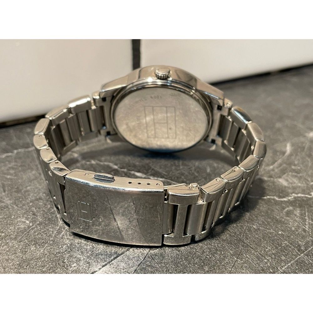 Men's Silver Tone Tommy Hilfiger Watch - New Battery - Picture 3 of 5